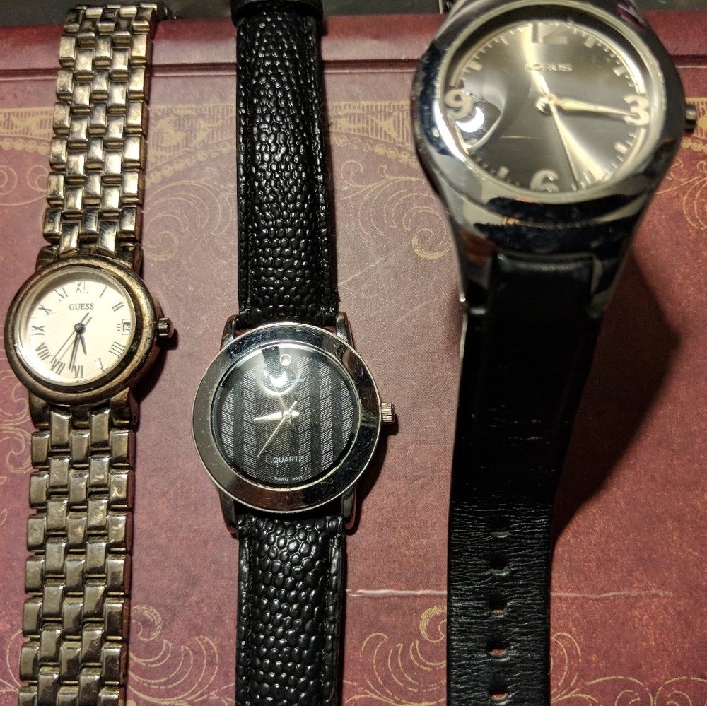 3 women's watches.